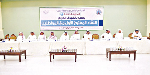  أعضاء المجلس البلدي خلال اللقاء مع المواطنين في الرس