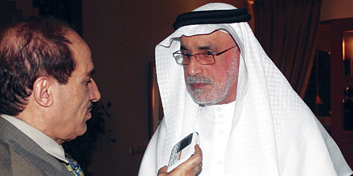   السفير السعودي المبارك متحدثاً للزميل عوض القحطاني