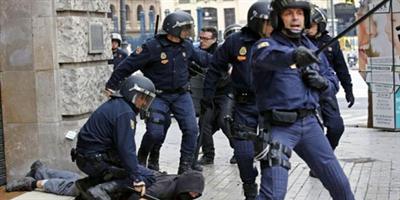 الشرطة الإسبانية تقبض على متهمين بالترويج للتطرف 