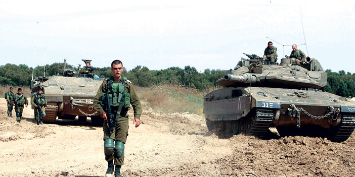  الجيش الإسرائيلي ينشر دباباته ومشاة الغولاني على طول الحدودِ بين إسرائيل وغزة