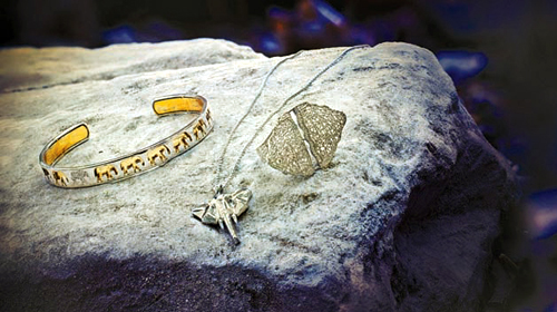  تصاميم العنود بدر من لازوردي