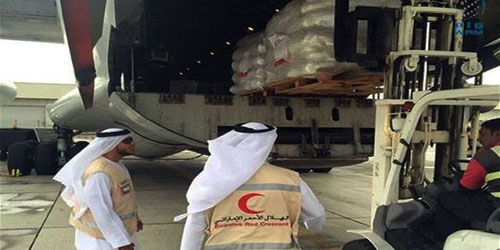 إعادة فتح مطار المكلا ووصول طائرة إغاثية 