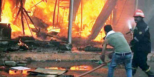  حريق هائل يبتلع سوق العتبة في القاهرة