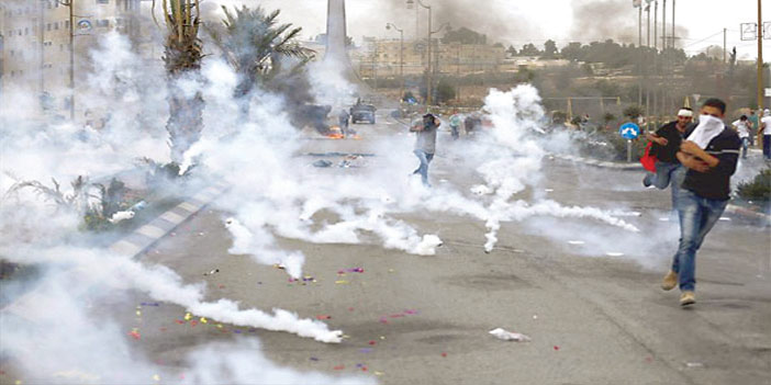    قوات الاحتلال تطلق الغاز السام