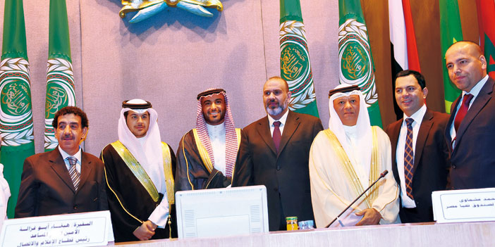   الراجحي نال لقب سفير العمل التطوعي من جامعة الدول العربية