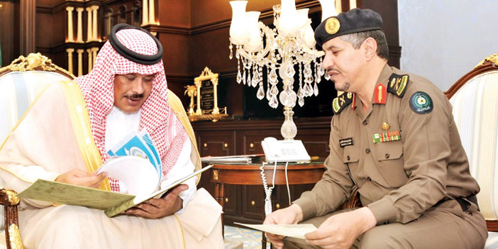   أمير منطقة الباحة ينوه بدور رجال الدفاع المدني