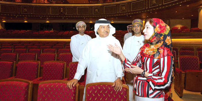  فنان العرب في زيارة لدار الأوبرا بمسقط السنة الماضية