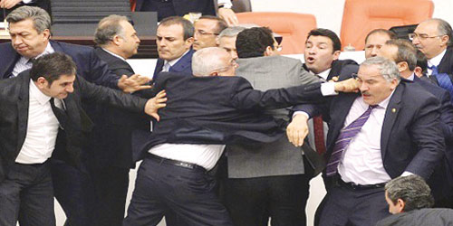   مشاجرة داخل البرلمان التركي