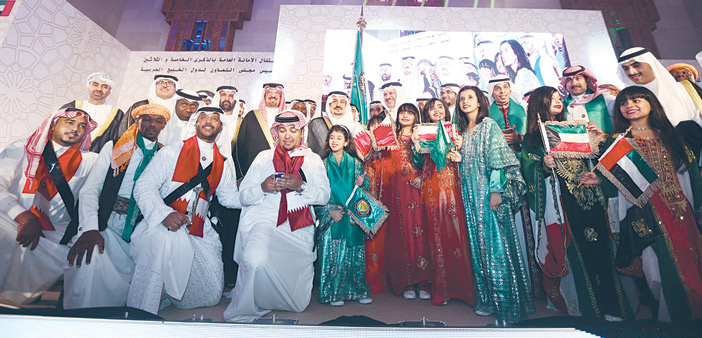  أمير منطقة الرياض خلال رعايته الحفل