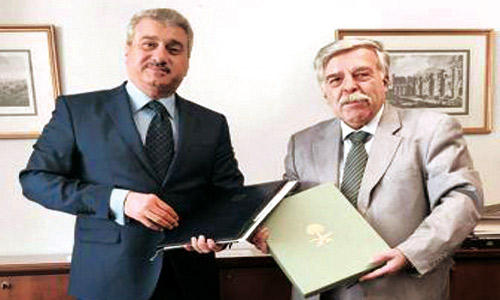  السفير عصام بن إبراهيم والسفير ديميتريوس لاتسيوس