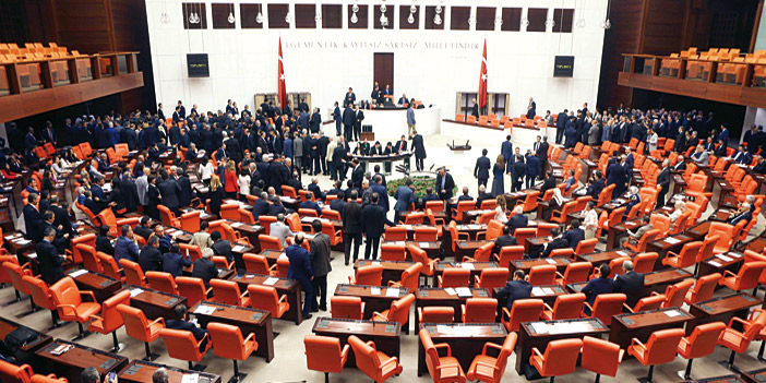   البرلمان التركي قد يطرح استفتاء رفع الحصانة