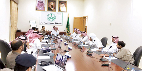   العجمي مترئساً الاجتماع