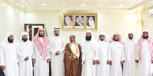   المحافظ يتوسط رئيس وأعضاء مجلس «عائلتي»