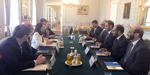 وزير التعليم يلتقي كبار المسؤولين في التعليم والتجارة الدولية في فنلندا 