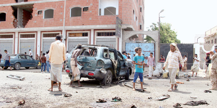   آثار التفجير الانتحاري الذي تبنته داعش في عدن