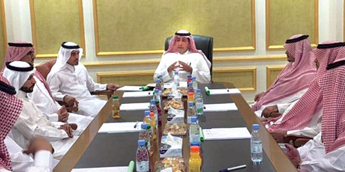  القحطاني مترئسا الاجتماع