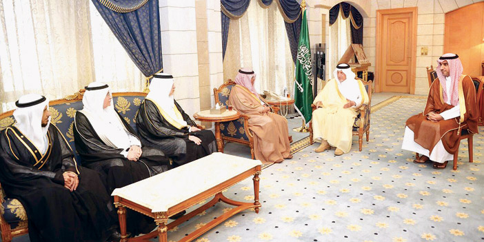  الأمير خالد الفيصل يستقبل العساس وأعضاء اللجنة