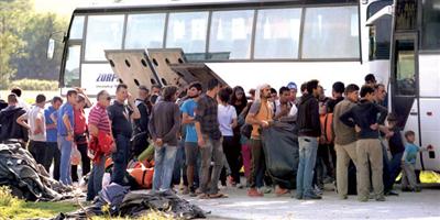 إخلاء مخيم ايدوميني للاجئين في اليونان 