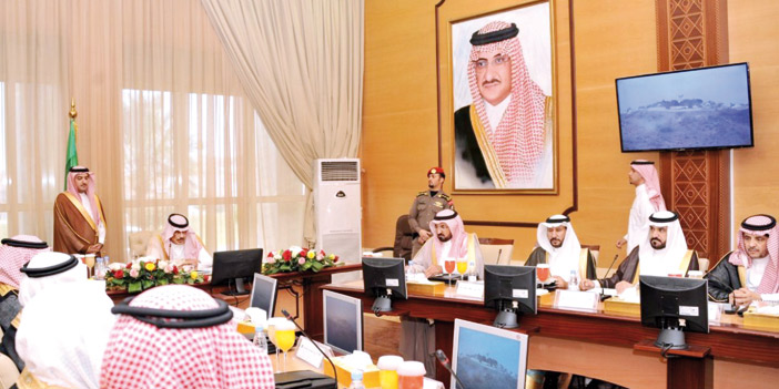   أمير منطقة الباحة خلال اجتماع مجلسي التنمية السياحية والاستثمار