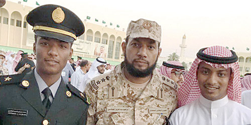  العقيد الطلاسي مع نجليه الملازم محمد وعبدالعزيز