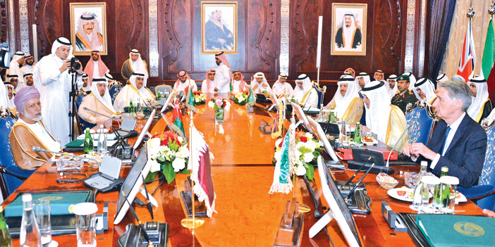  وزراء خارجية دول مجلس التعاون بعد اجتماعهم الوزاري ولقاء وزير الخارجية البريطاني