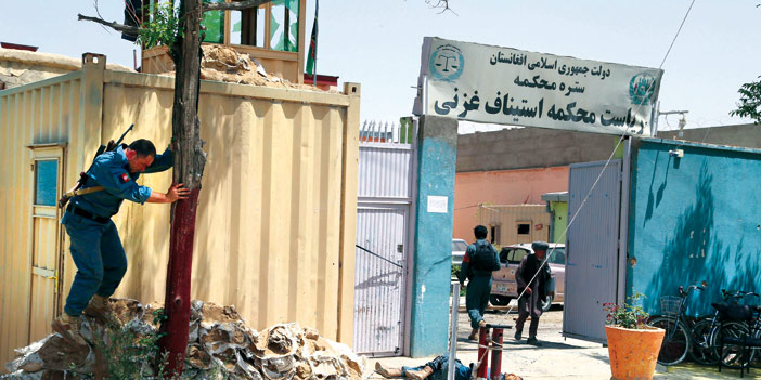   موقع الهجوم الانتحاري أمام المحكمة بأفغانستان