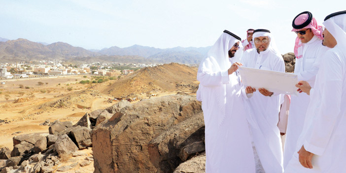   الأمير سلطان بن سلمان يتفقد موقع غزوة بدر