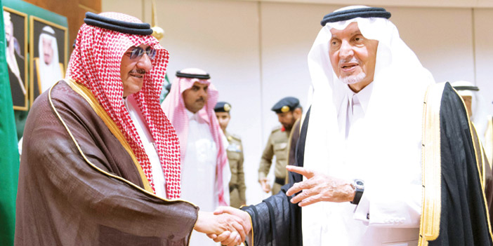 ترأس اجتماع عرض الخطط الأمنية لموسم العمرة بحضور أمير منطقة مكة المكرمة 