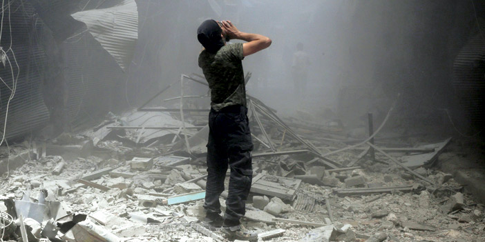  أثر الدمار الذي خلفه قصف النظام على مدينة حلب