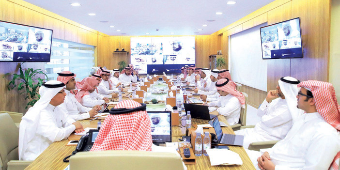  جانب من لقاء الوزير مع مدراء الفروع