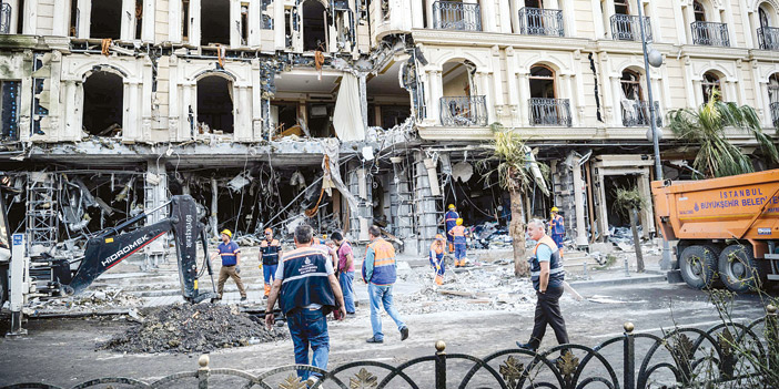  آثار التفجير الذي تبنته مجموعة صقور كردستان بإسطنبول