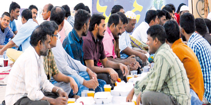 مقيمون في نجران: شهر رمضان المبارك يظهر خيرية المملكة وشعبها 