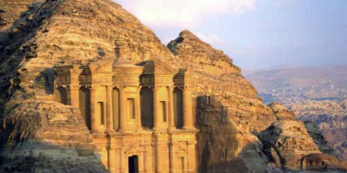 العثور على مسرح أثري ضخم في الأردن 