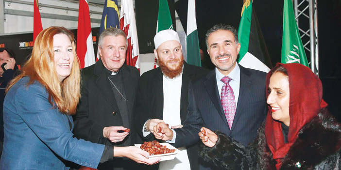   السفير آل صالح خلال حفل الإفطار الرمضاني