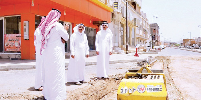  الشفق يناقش مسؤولي المشاريع بالأمانة