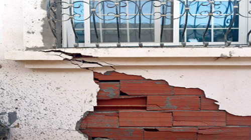  تشققات وتصدعات المباني جراء عدم تنفيذ البناء وفق الأصول الهندسية