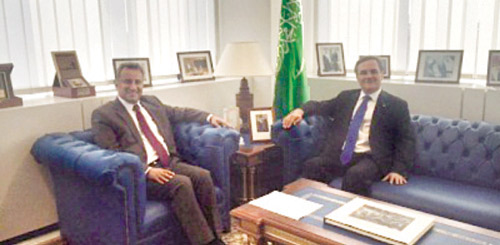  السفير الأحمد خلال استقباله رئيس بعثة المملكة لدى الاتحاد الأوروبي