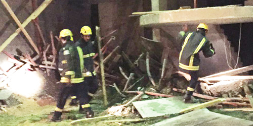 إصابة 7 عمال إثر سقوط سقف مبنى تحت الإنشاء بمحافظة الوجه 