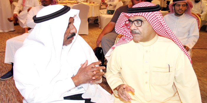  المهندس المطوع يتحدث للزميل المصيبيح