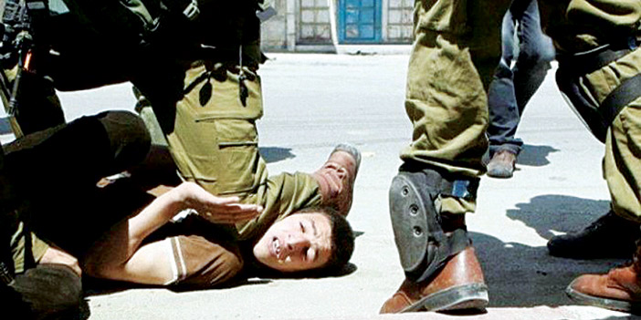  صورة توضح التعذيب الذي يتعرض له الفلسطينيون
