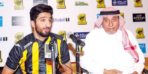  أحمد مسعود مع الأنصاري بشعار الاتحاد