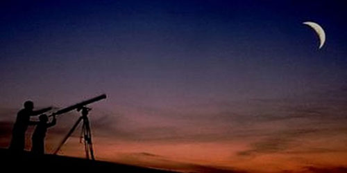 المحكمة العليا تدعو إلى تحري رؤية هلال شهر شوال 