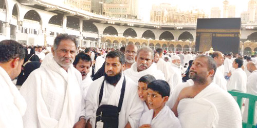   المعتمرون في إحدى الرحلات