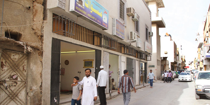 تسيطر عليها العمالة البنجلاديشية من عقود 