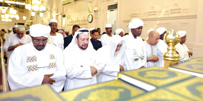   الرئيس السوداني يزور المسجد النبوي