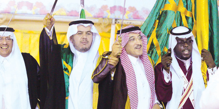 محافظ وأهالي حريملاء يحتفلون بعيد الفطر المبارك 