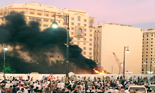 أئمة وخطباء المساجد بالبحرين يدينون الجرائم الإرهابية في محيط المسجد النبوي والقطيف وجدة 