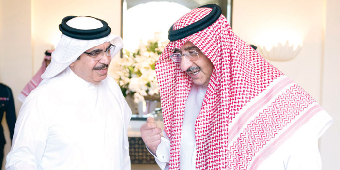  ولي العهد خلال استقباله وزير الداخلية البحريني