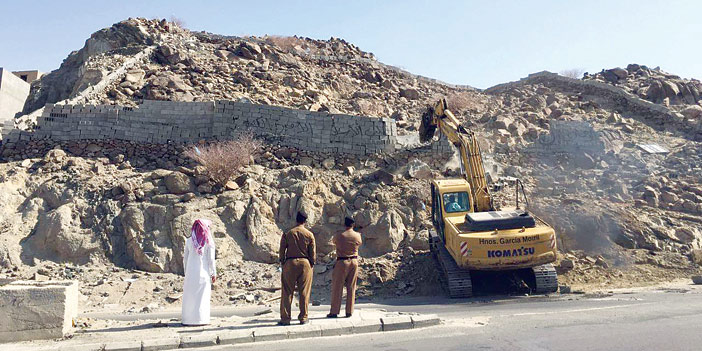  جانب من عمليات الإزالة