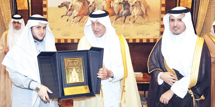   تكريم الحائز على جائزة الملك سلمان لحفظ القرآن
